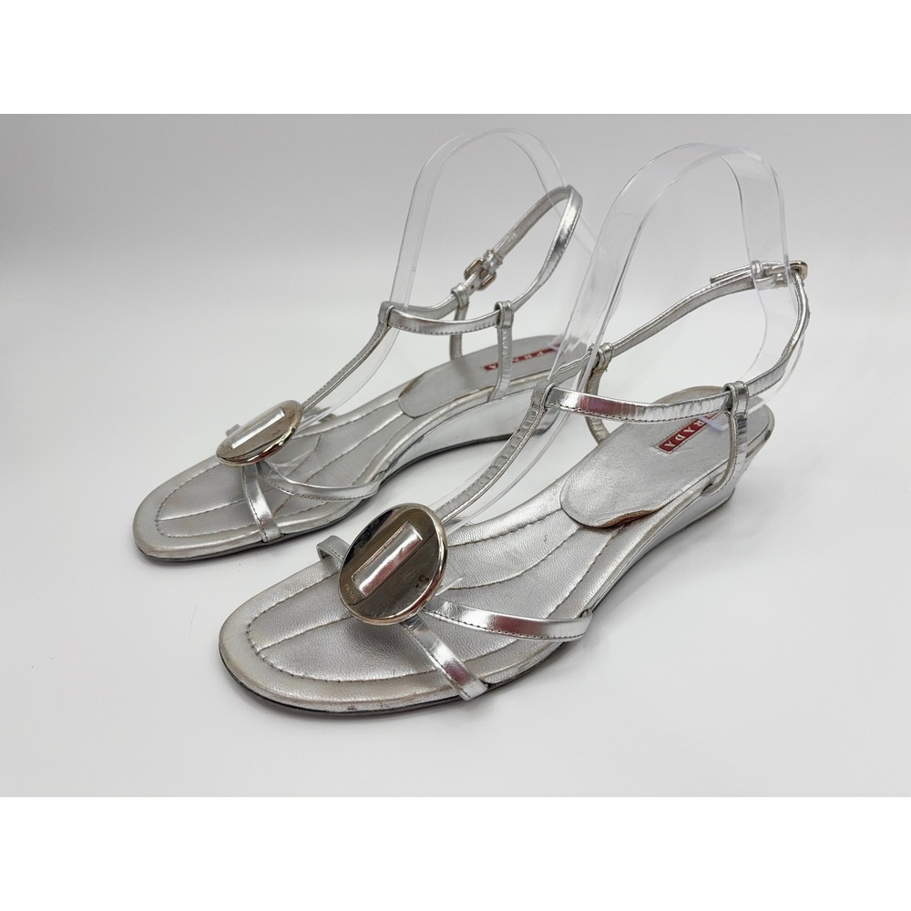 B5 Prada Metallic Leather Wedge Sandals 9.5 Silver T-Strap Medallion Strappy - Picture 3 of 14